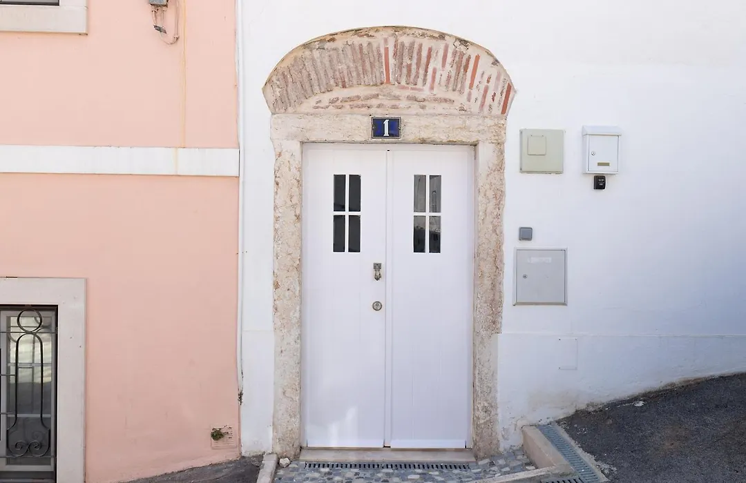 Classic Lisbon Homes: Bright & Central In Belem-1