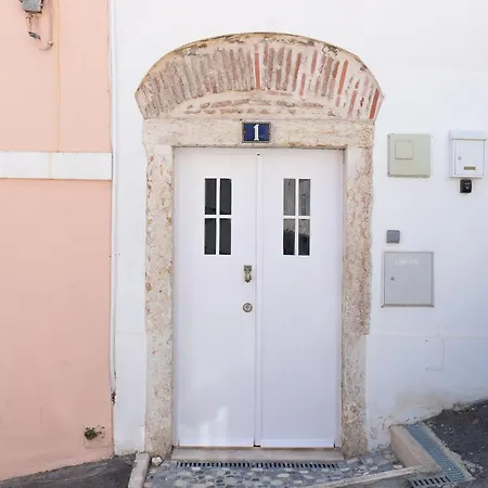Classic Lisbon Homes: Bright & Central In Belem-2